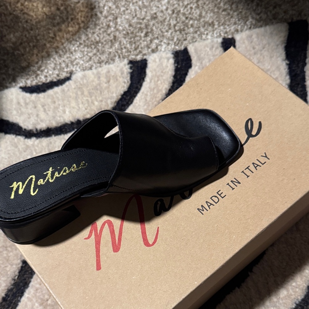 Matisse Black Leather Open-Toe Slip-On Mule Size 5 NEW IN BOX